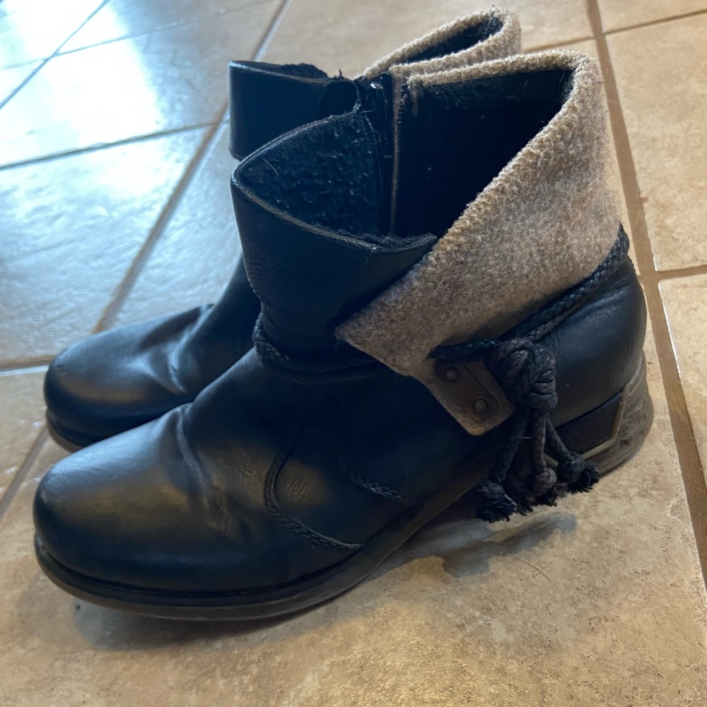 Rieker lined winter black bootie. Size 40